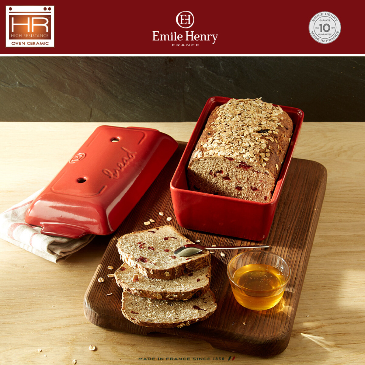 Керамична правоъгълна форма за печене на хляб EMILE HENRY BREAD LOAF BAKER - 28 х 13 х 12 см, цвят червен