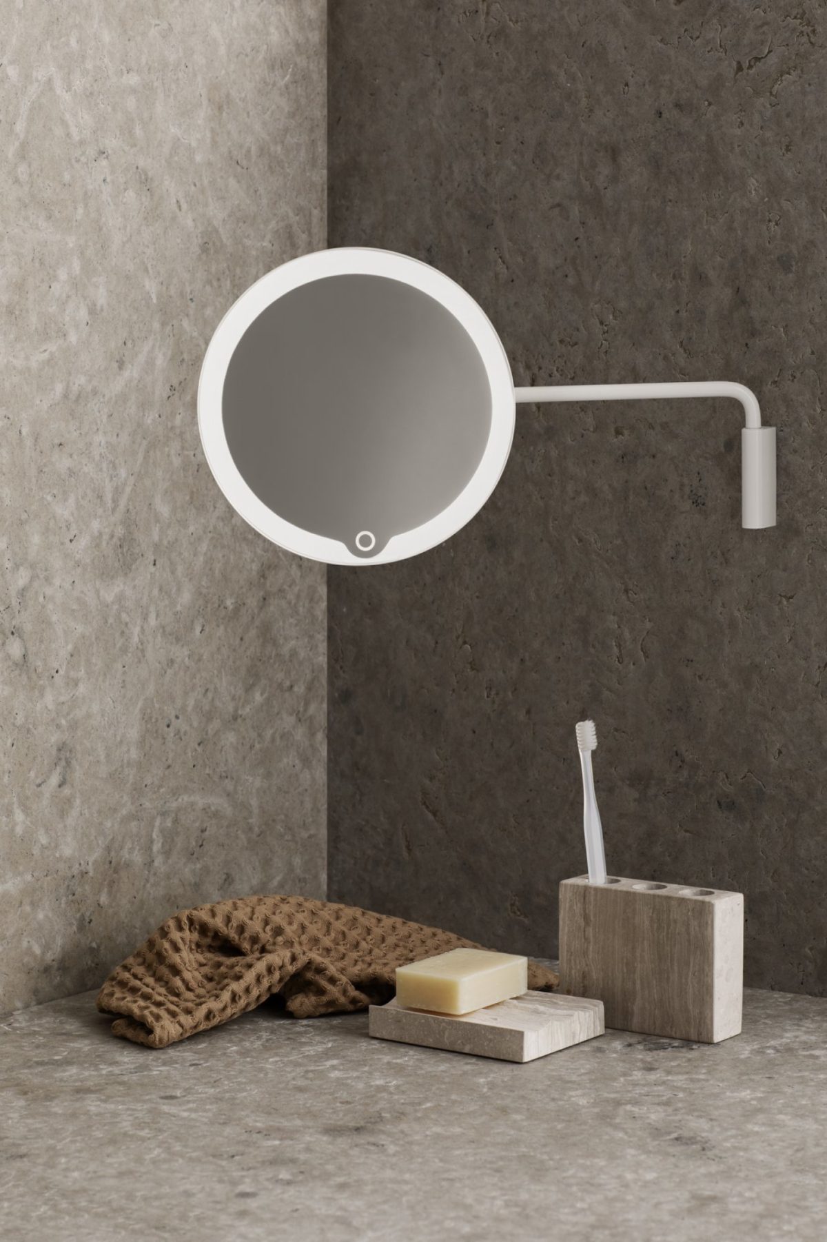 Увеличително огледало BLOMUS MODO за стенен монтаж с LED светлина - цвят бял
